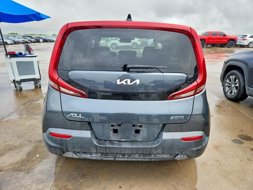 2022 KIA SOUL LX 6