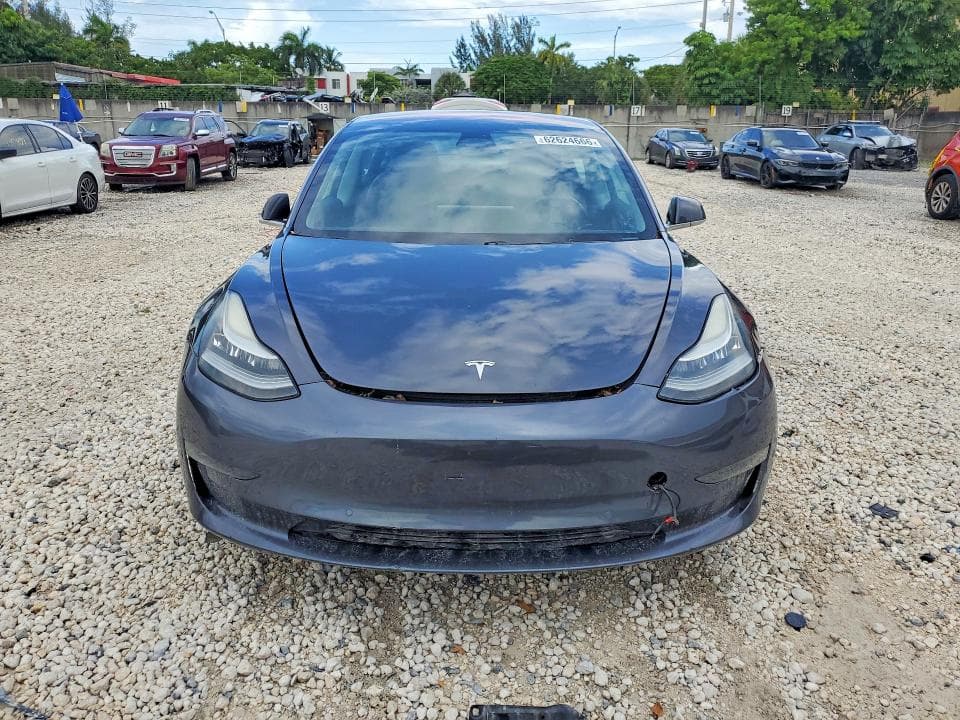 2018 TESLA MODEL 3 5