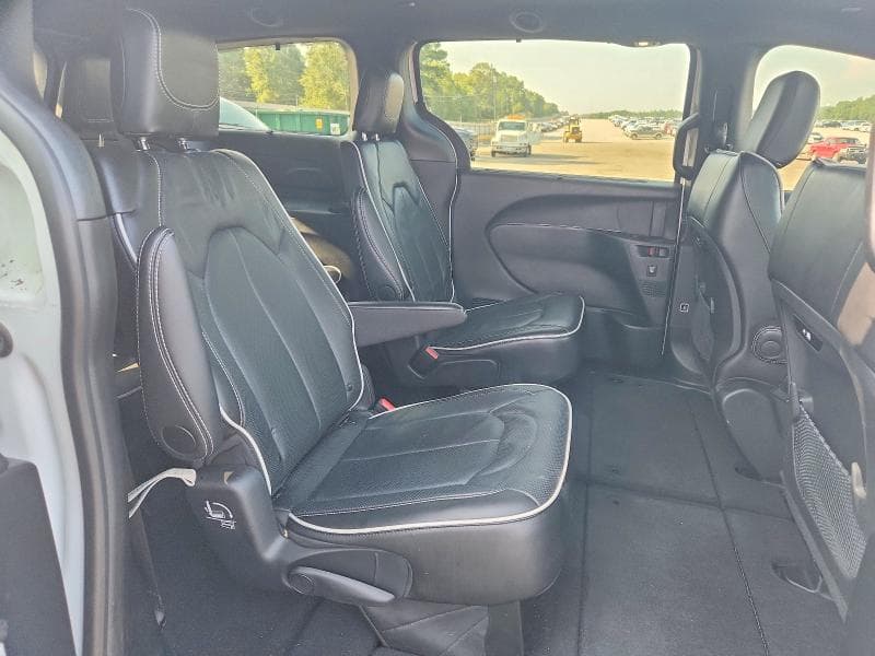 2024 CHRYSLER PACIFICA LIMITED 11