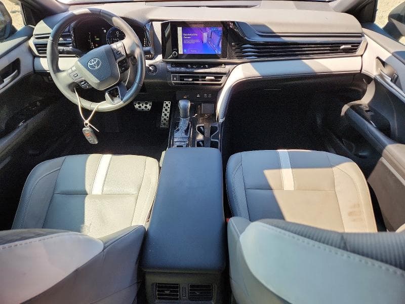 2025 TOYOTA CAMRY SE 8