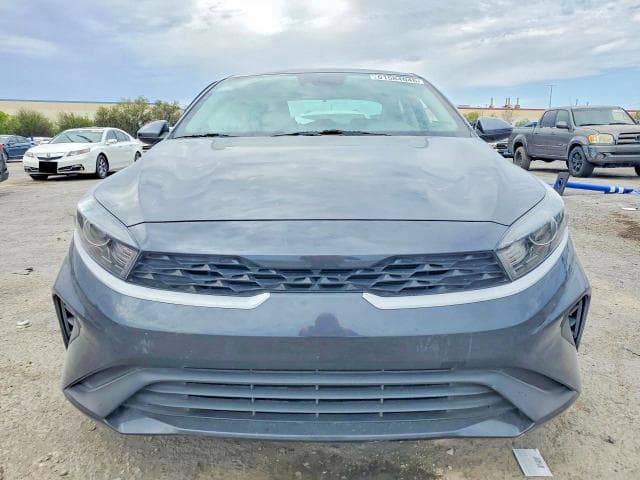 2022 KIA FORTE FE 5