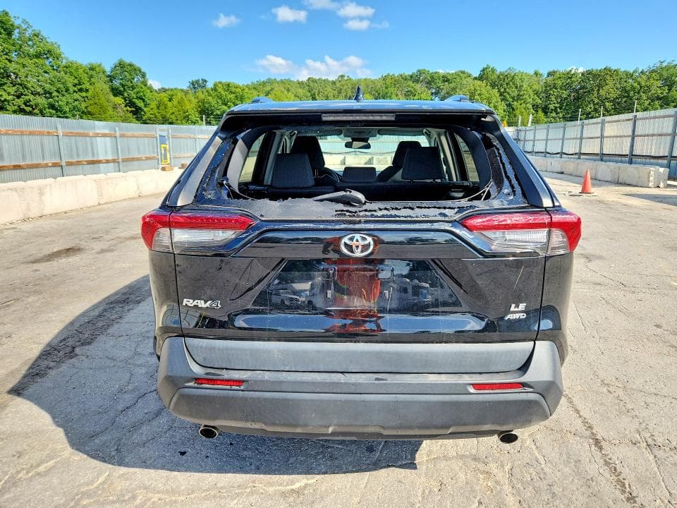 2021 TOYOTA RAV4 LE 6