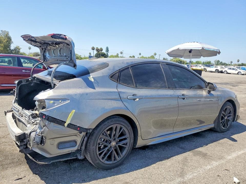 2026 TOYOTA CAMRY SE 3