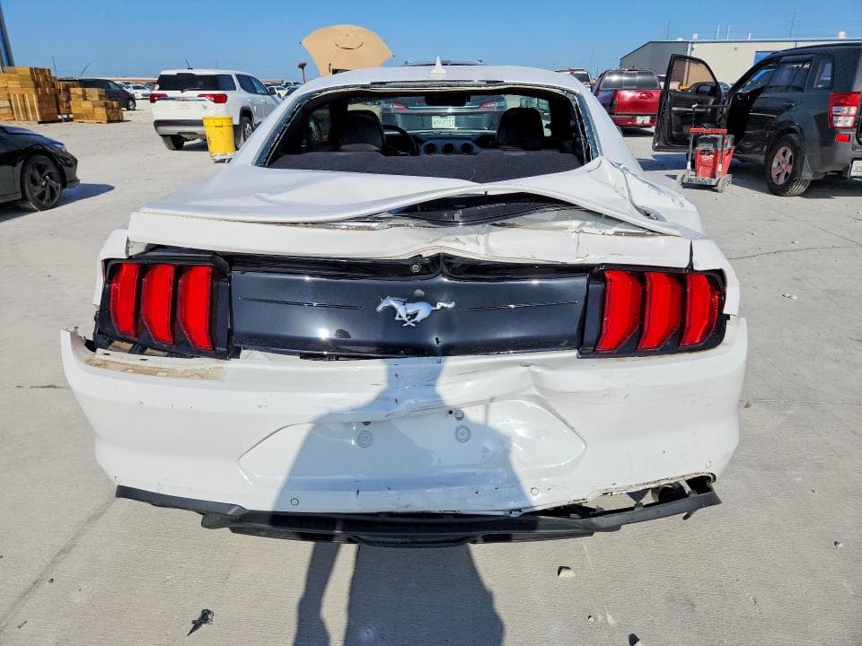 2022 FORD MUSTANG 6