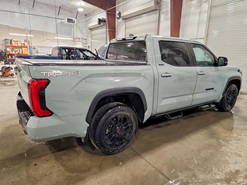 2025 TOYOTA TUNDRA LIMITED 3