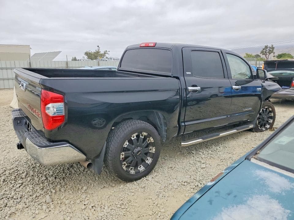 2017 TOYOTA TUNDRA SR5 3