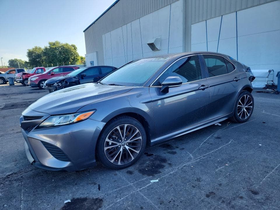 2019 TOYOTA CAMRY SE - 1