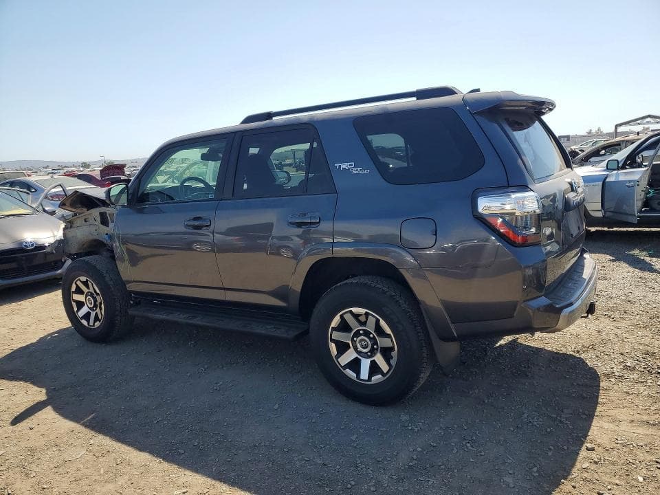 2023 TOYOTA 4RUNNER TRD OFF-ROAD 2