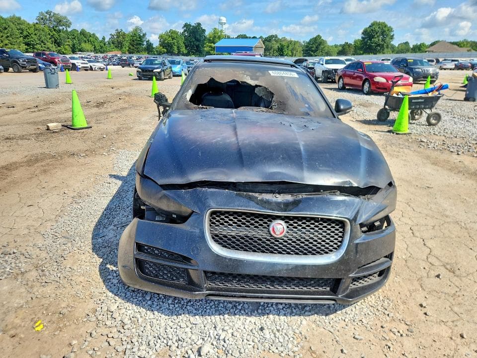 2018 JAGUAR XE PREMIUM 5