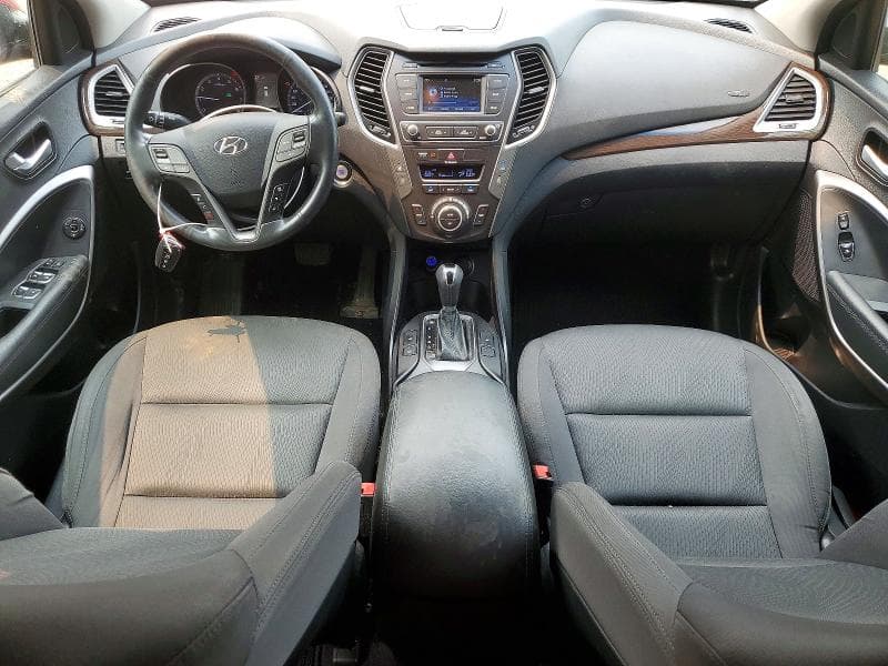 2017 HYUNDAI SANTA FE SE 8