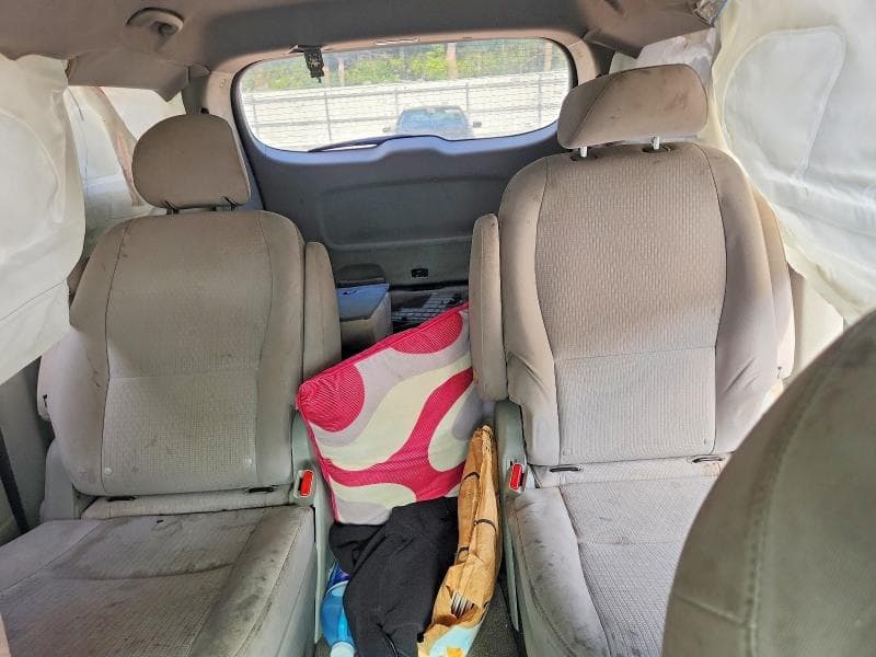 2017 KIA SEDONA L 10