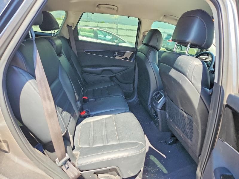 2017 KIA SORENTO EX 11
