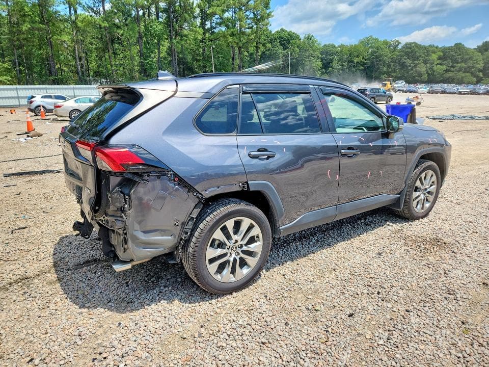 2021 TOYOTA RAV4 XLE PREMIUM 3