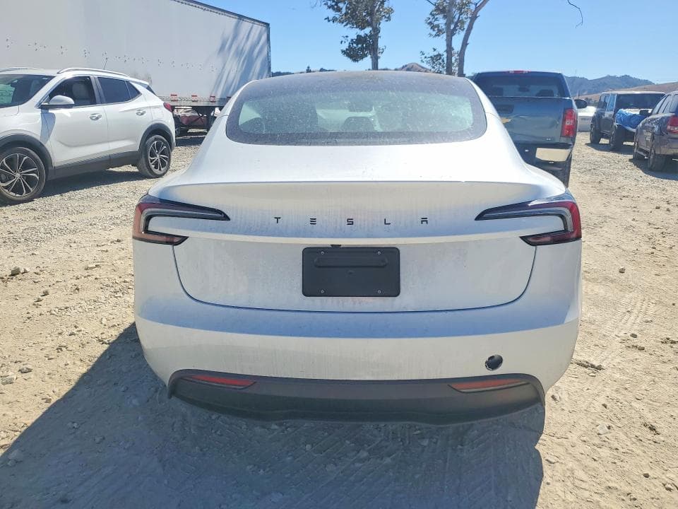 2026 TESLA MODEL 3 6