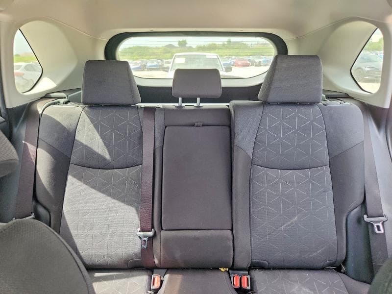 2019 TOYOTA RAV4 XLE 10