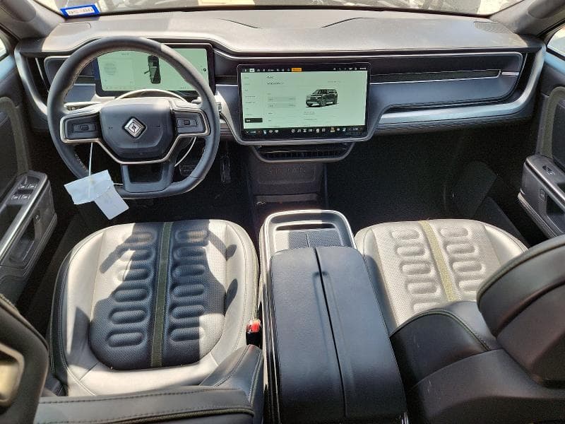 2025 RIVIAN R1S ADVENTURE 8