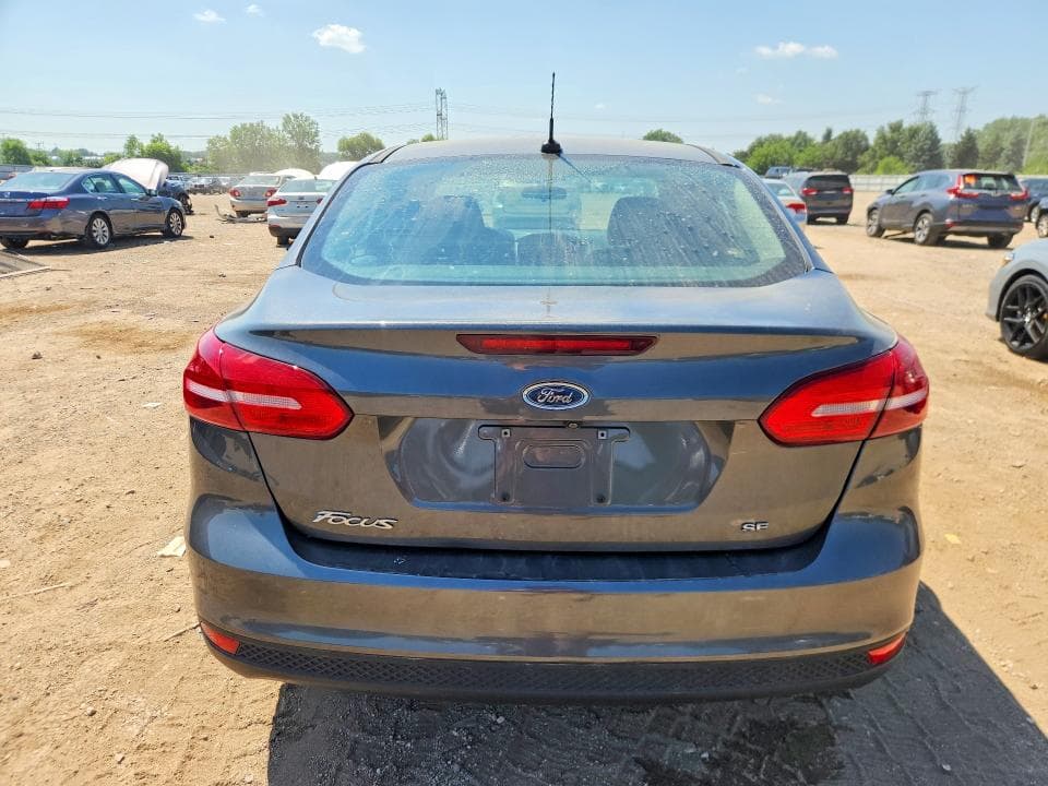 2017 FORD FOCUS SE 6