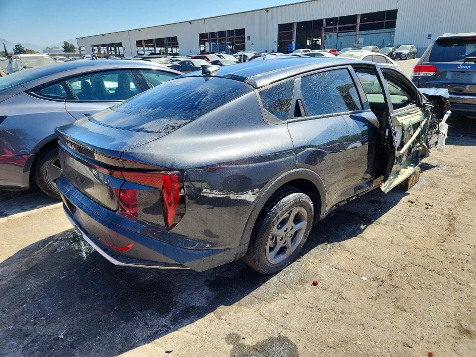 2025 KIA K4 LXS 3