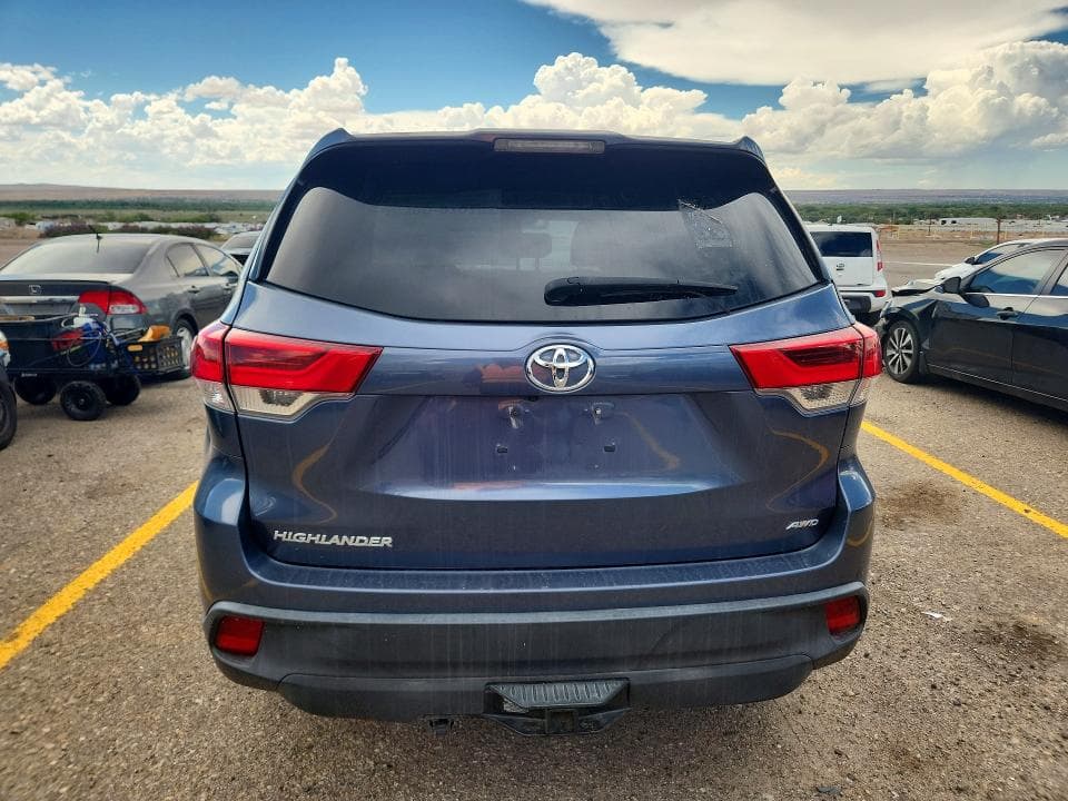 2019 TOYOTA HIGHLANDER LE 6