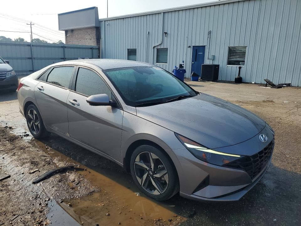 2023 HYUNDAI ELANTRA SEL 4