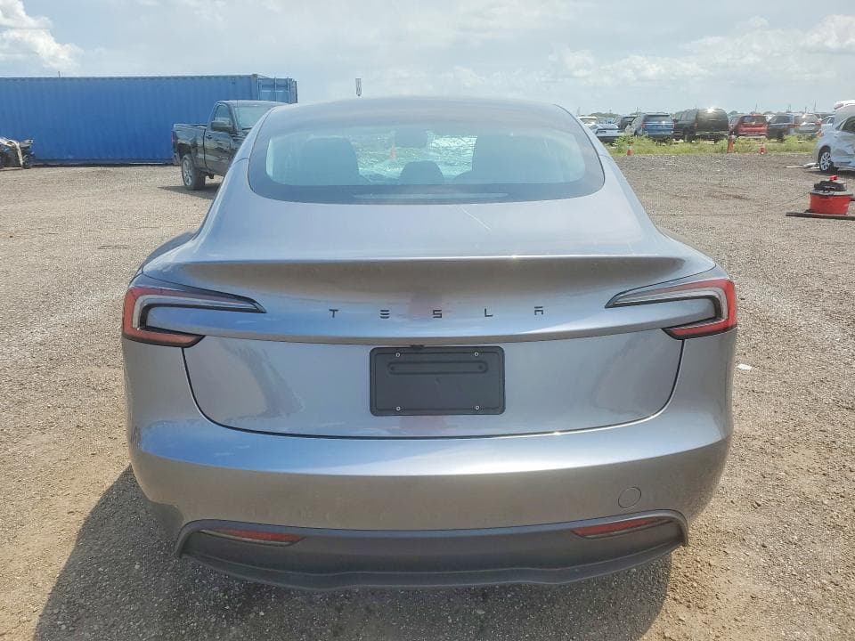 2026 TESLA MODEL 3 6