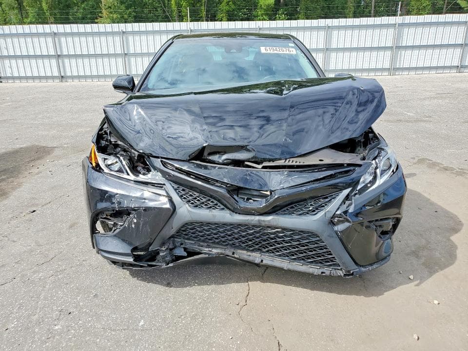 2020 TOYOTA CAMRY SE 5