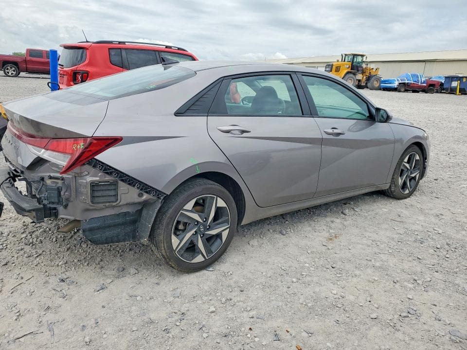 2023 HYUNDAI ELANTRA SEL 3