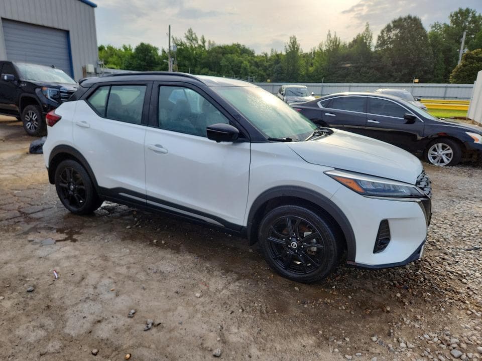 2021 NISSAN KICKS SR 4