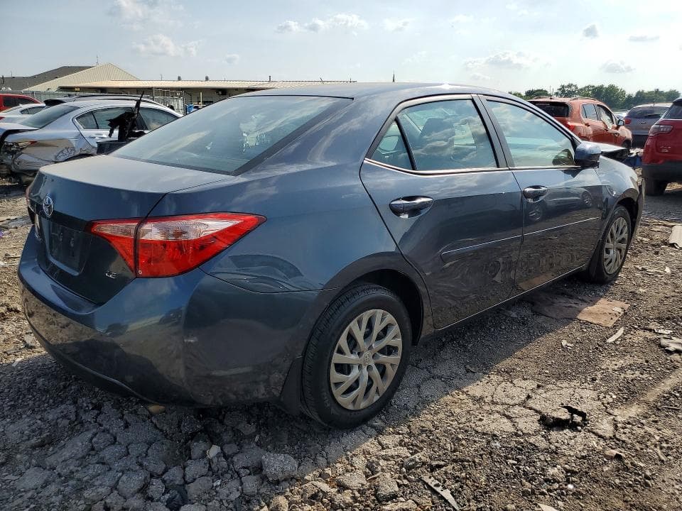 2017 TOYOTA COROLLA LE 3