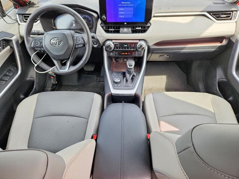 2025 TOYOTA RAV4 LIMITED 8