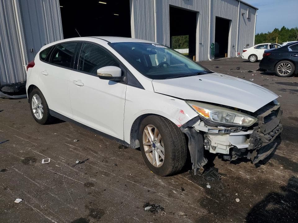 2017 FORD FOCUS SE 4