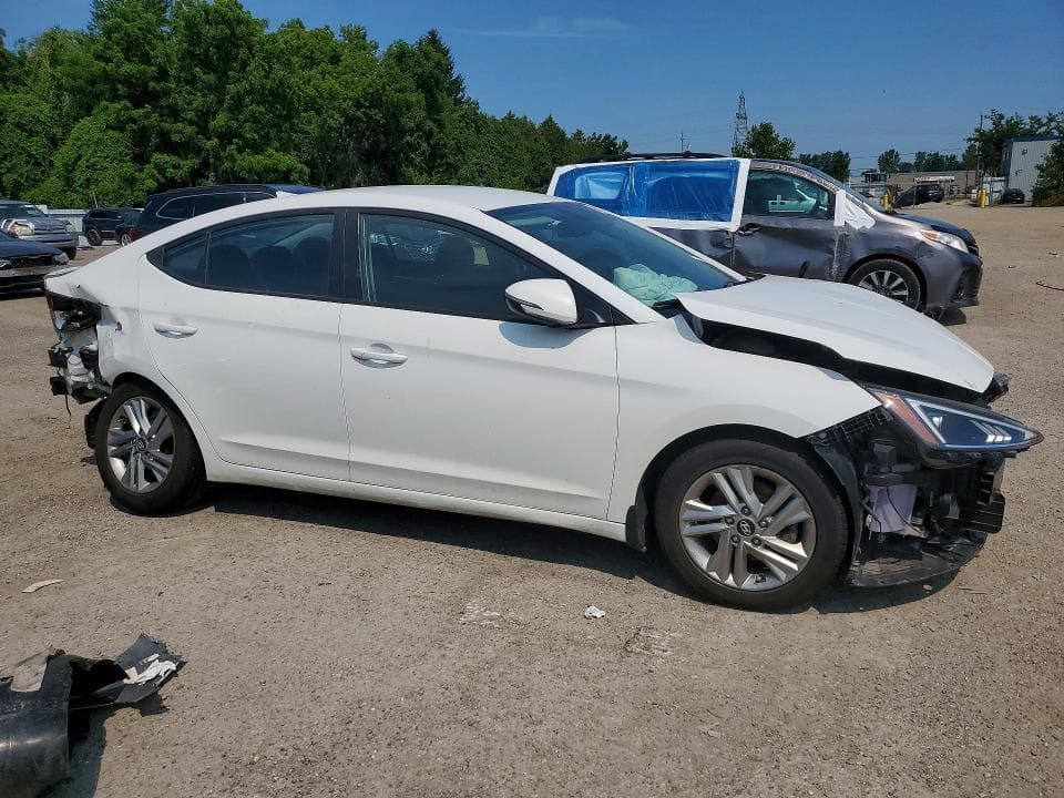 2019 HYUNDAI ELANTRA SE 4