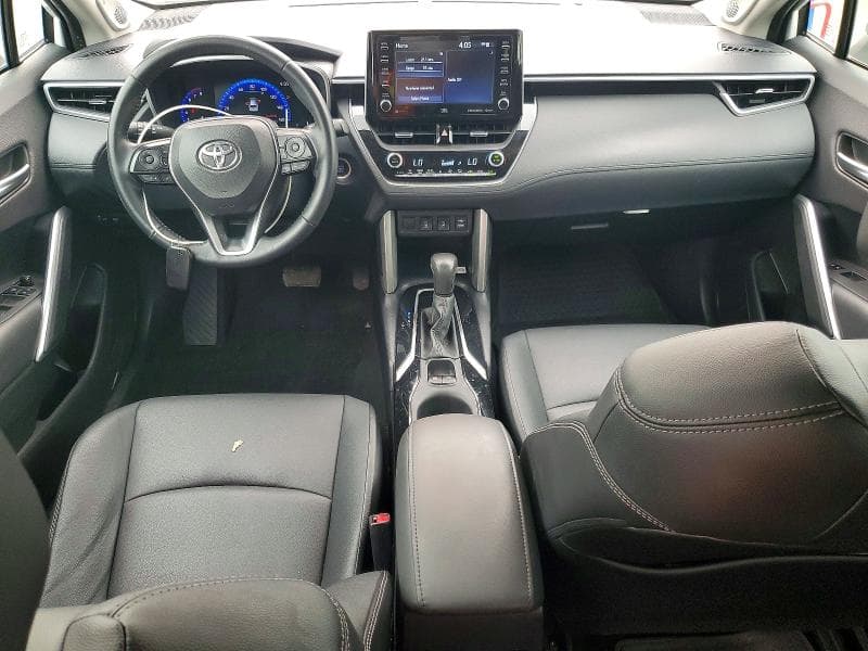 2022 TOYOTA COROLLA CROSS XLE 8