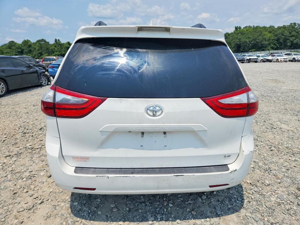 2020 TOYOTA SIENNA LE 6