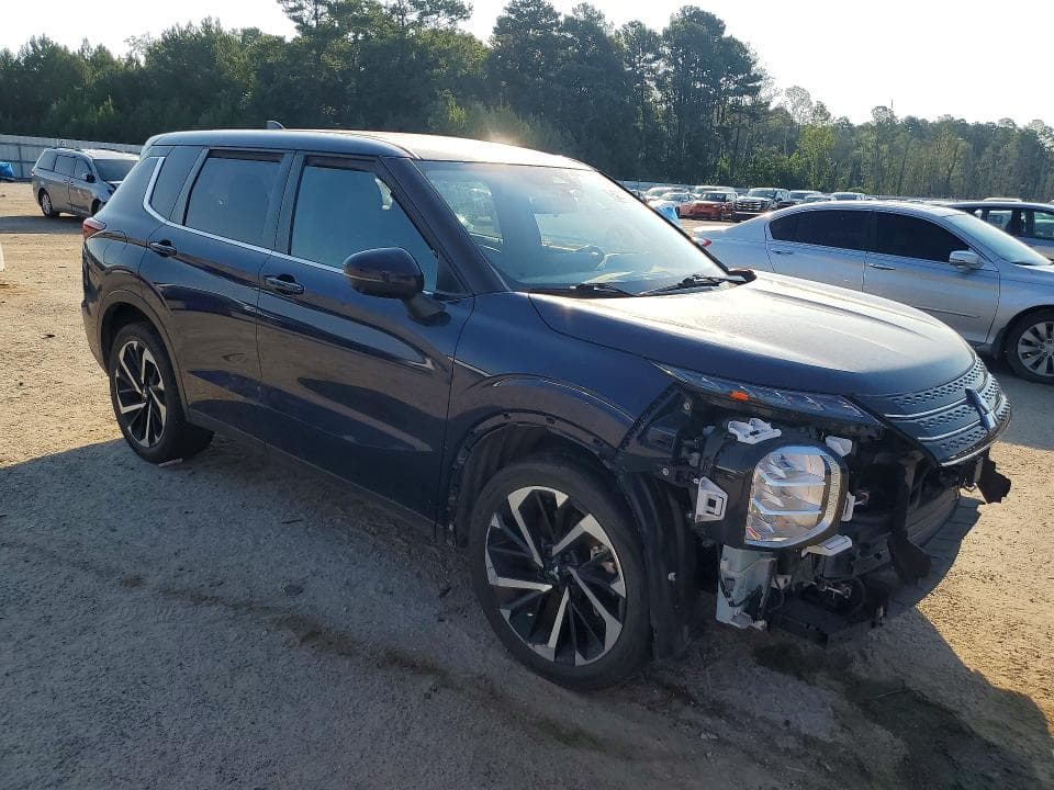 2023 MITSUBISHI OUTLANDER SE 4