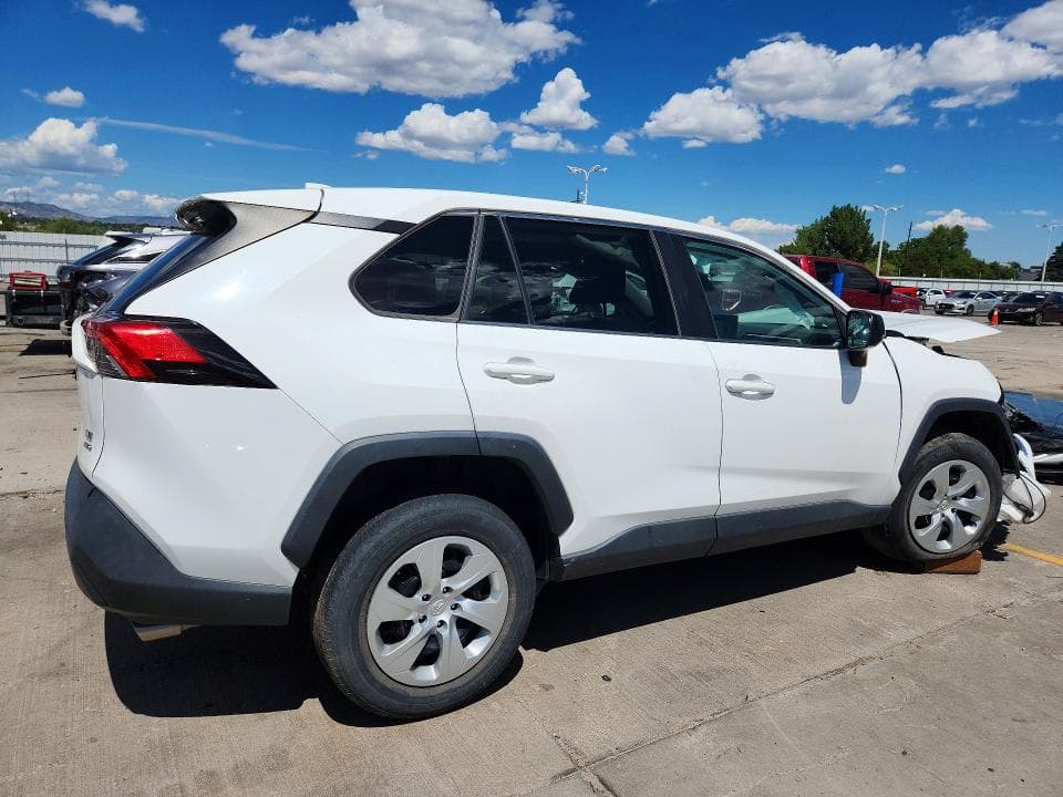 2022 TOYOTA RAV4 LE 3