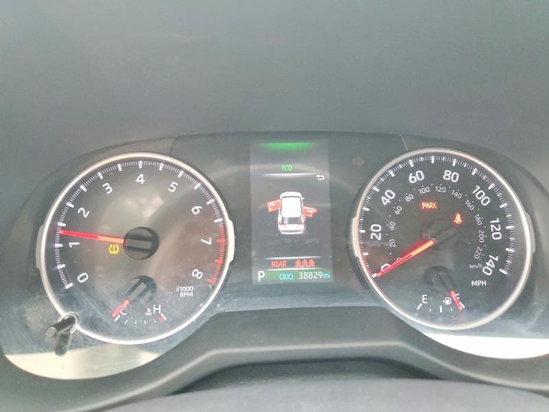 2021 TOYOTA RAV4 LE 9