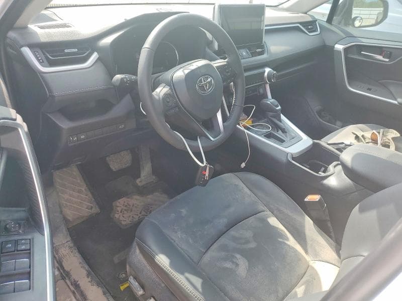 2025 TOYOTA RAV4 XLE PREMIUM 8