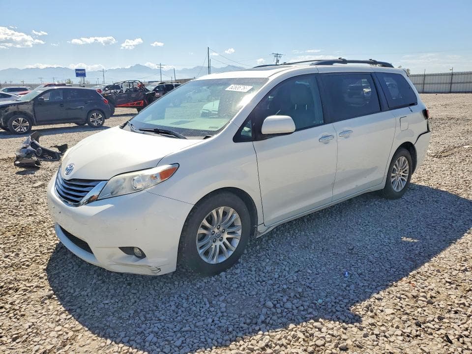 2017 TOYOTA SIENNA XLE 8-PASSENGER - 1