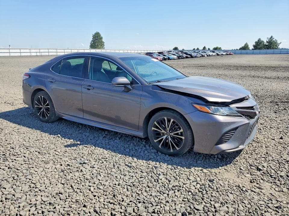 2019 TOYOTA CAMRY SE 4