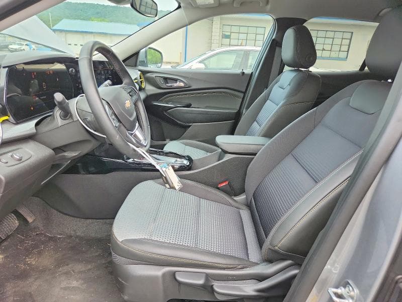 2025 CHEVROLET TRAX 1LT 7