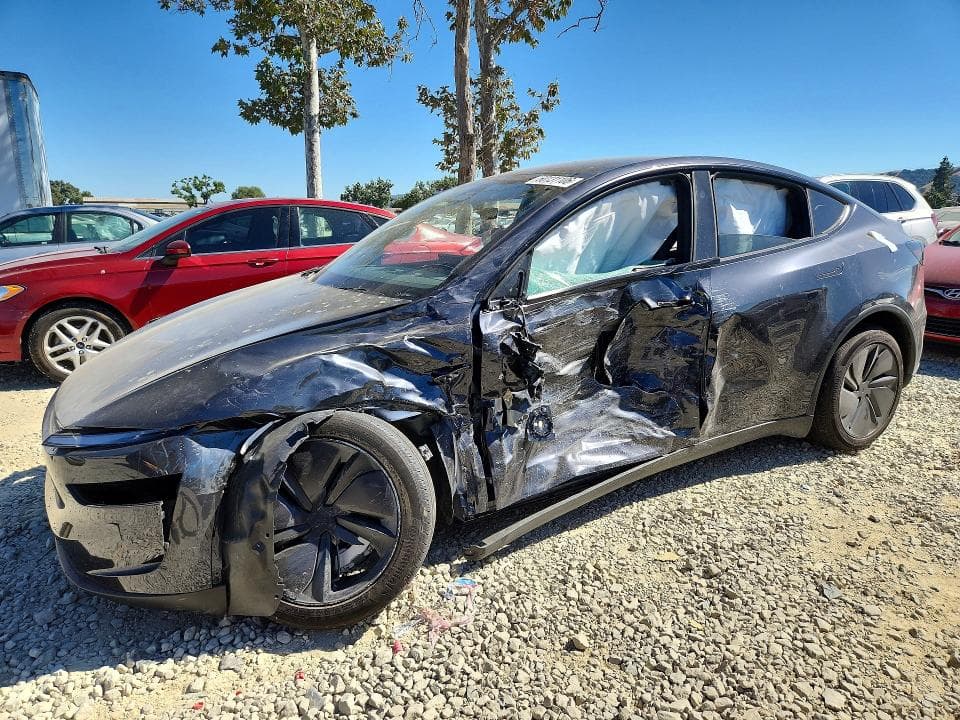 2026 TESLA MODEL Y - 1