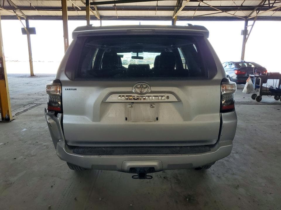 2018 TOYOTA 4RUNNER SR5 6