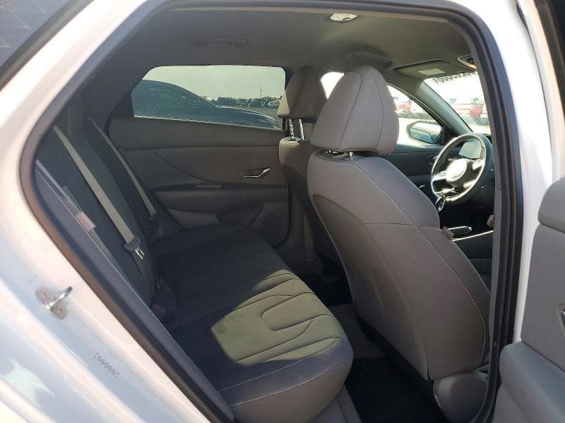 2024 HYUNDAI ELANTRA SEL 10
