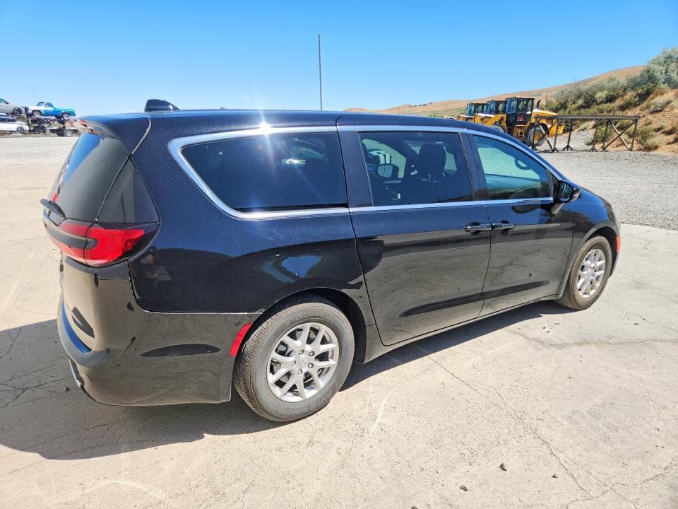 2026 CHRYSLER PACIFICA SELECT 3