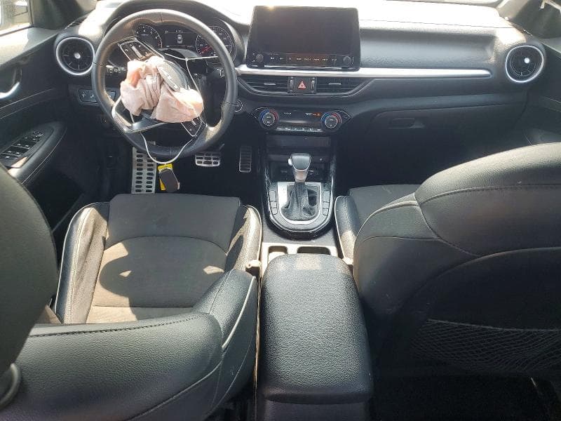2023 KIA FORTE GT LINE 8