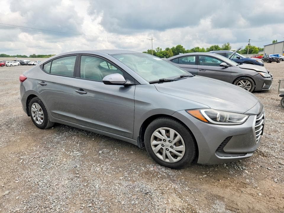 2018 HYUNDAI ELANTRA SE SE 4