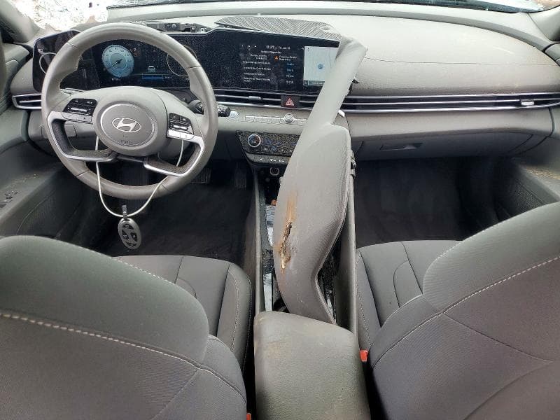 2024 HYUNDAI ELANTRA SEL 8