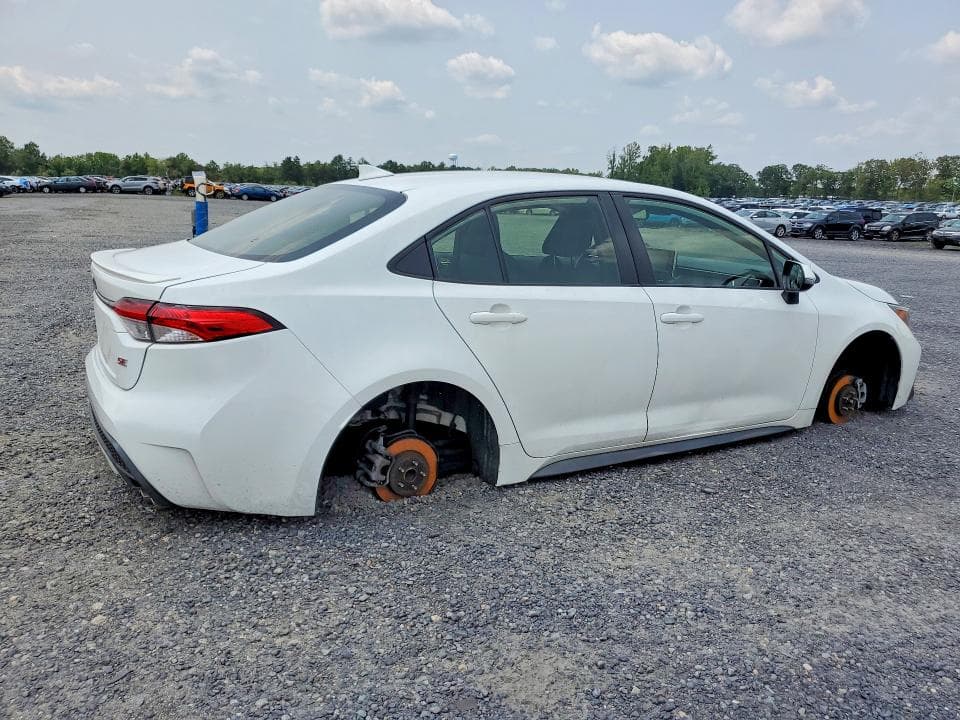 2021 TOYOTA COROLLA SE 3