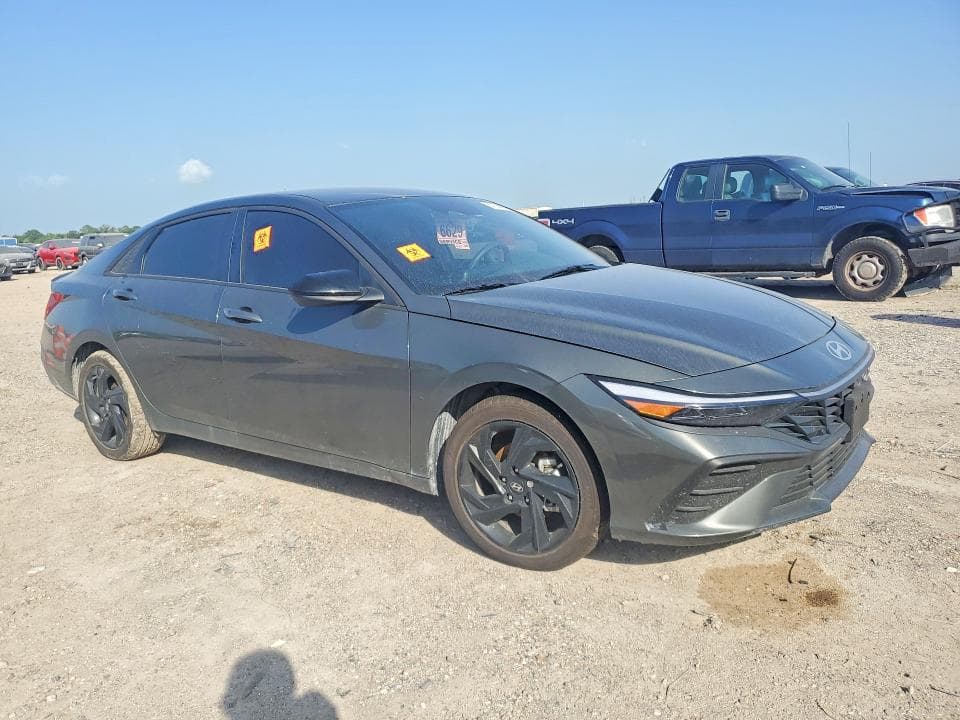 2026 HYUNDAI ELANTRA 4